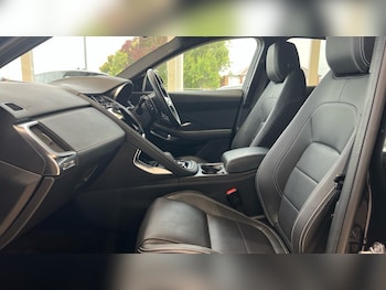 Used Jaguar E-Pace 2023 for sale - 76168659: Photo 3