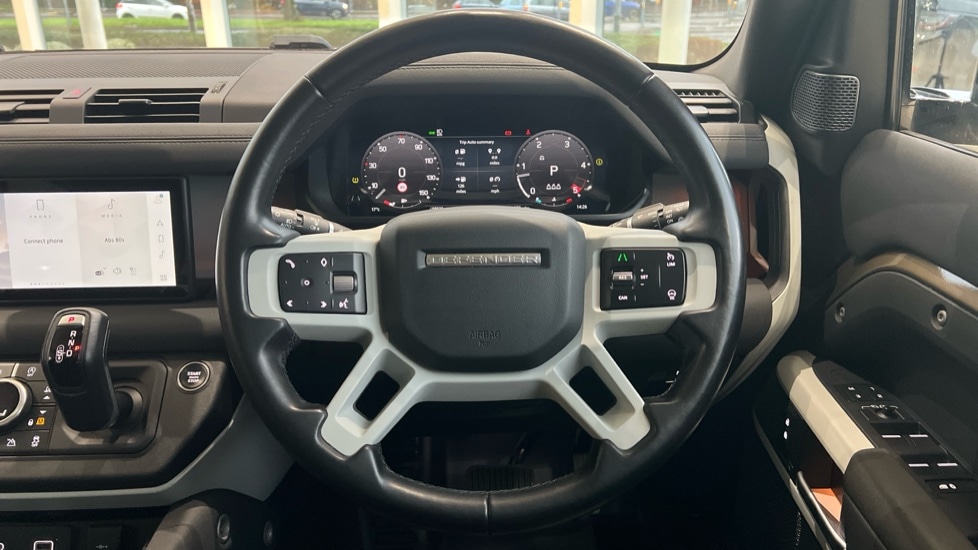 Used Land Rover Defender 2022 for sale - 76788325: Photo 15