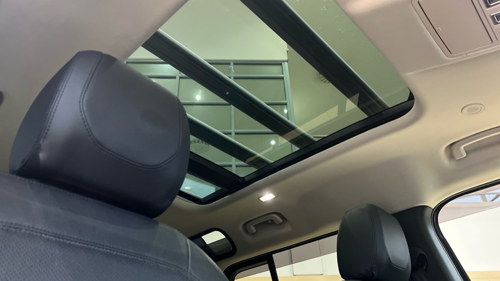 Used Land Rover Defender 2022 for sale - 76788325: Photo 21