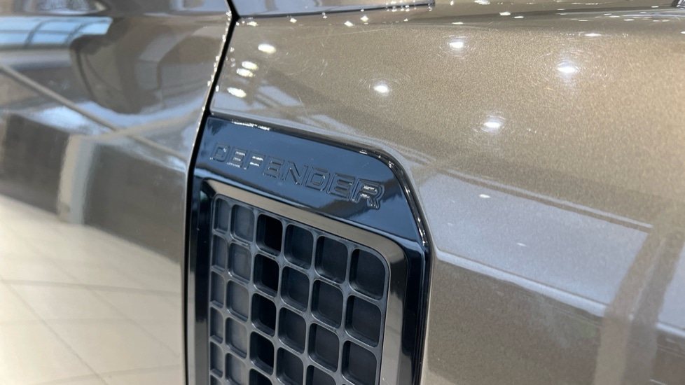 Used Land Rover Defender 2022 for sale - 76788325: Photo 22