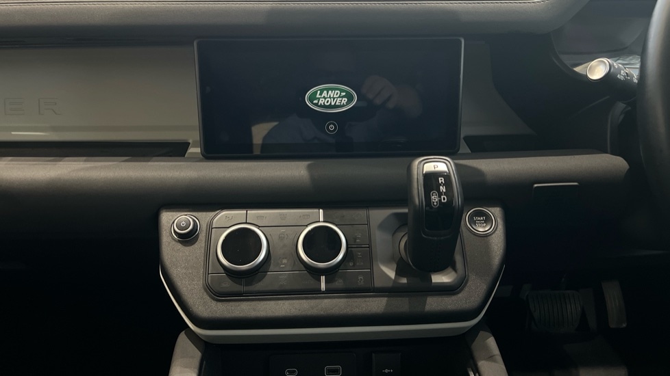 Used Land Rover Defender 2022 for sale - 76788325: Photo 29