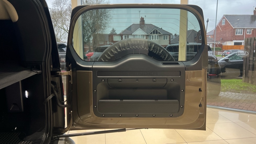 Used Land Rover Defender 2022 for sale - 76788325: Photo 35