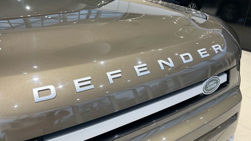 Used Land Rover Defender 2022 for sale - 76788325: Photo 37