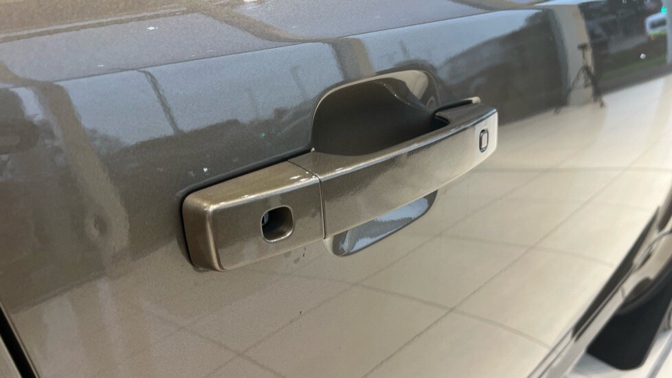 Used Land Rover Defender 2022 for sale - 76788325: Photo 43