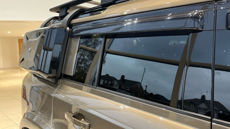 Used Land Rover Defender 2022 for sale - 76788325: Photo 44