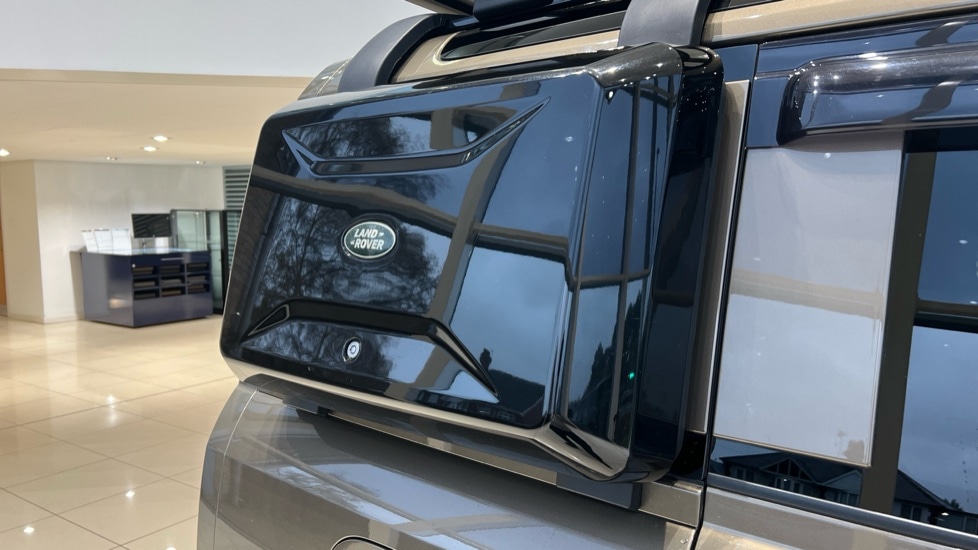 Used Land Rover Defender 2022 for sale - 76788325: Photo 46