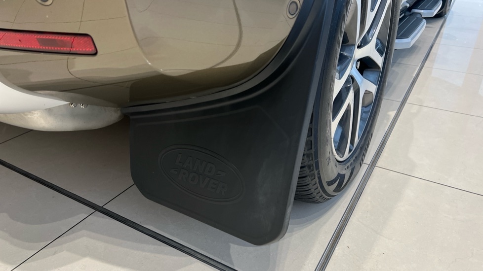 Used Land Rover Defender 2022 for sale - 76788325: Photo 51