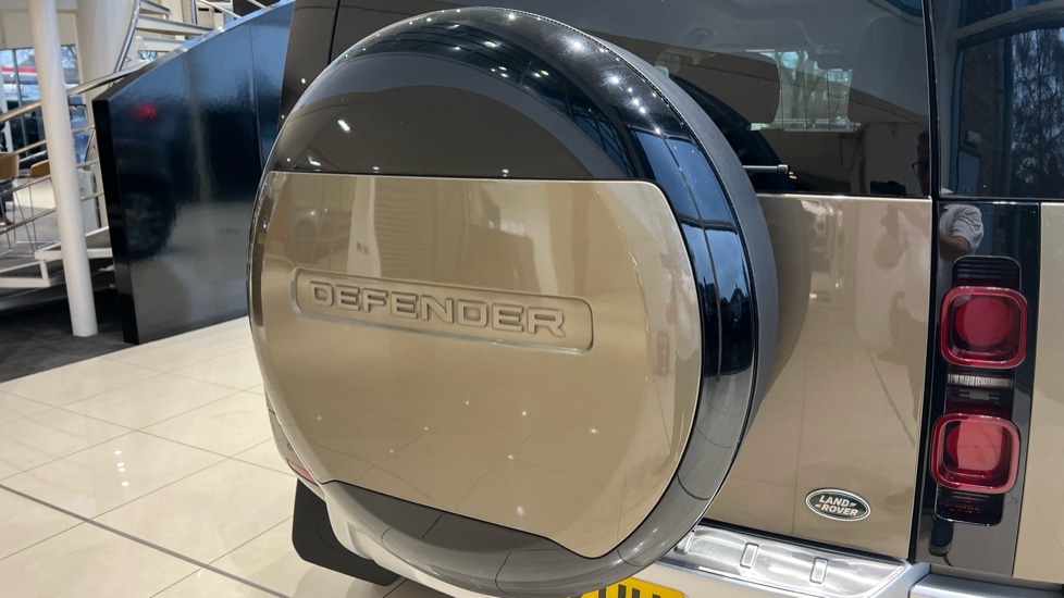 Used Land Rover Defender 2022 for sale - 76788325: Photo 52