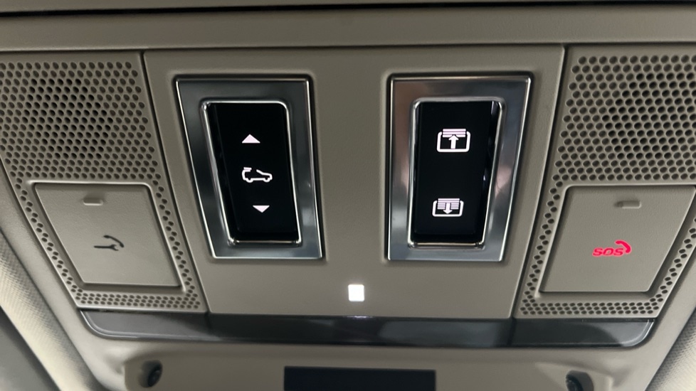 Used Land Rover Defender 2022 for sale - 76788325: Photo 63