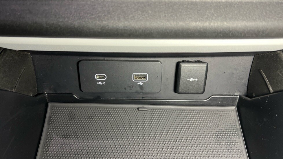 Used Land Rover Defender 2022 for sale - 76788325: Photo 66