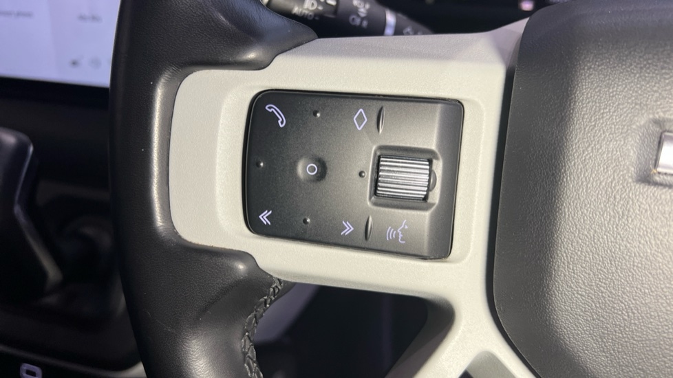 Used Land Rover Defender 2022 for sale - 76788325: Photo 71