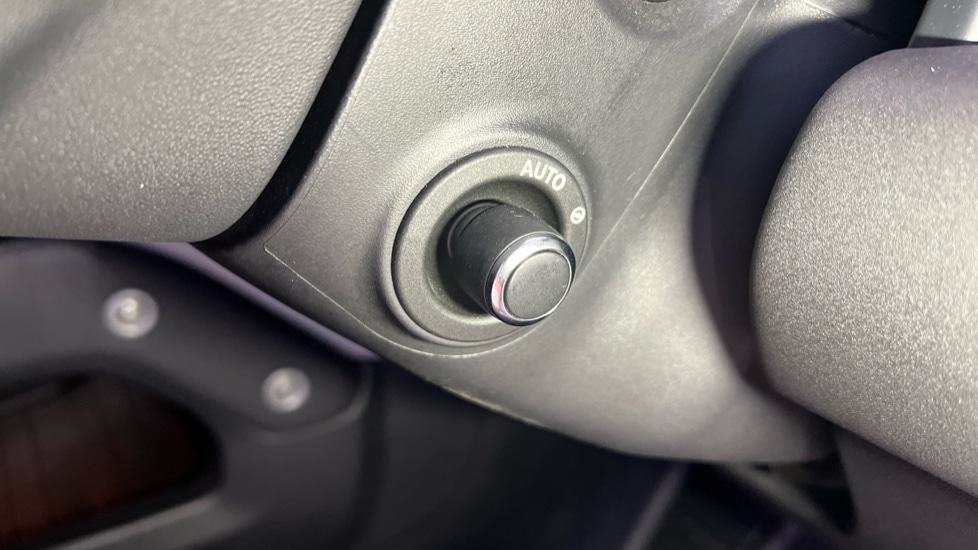 Used Land Rover Defender 2022 for sale - 76788325: Photo 75