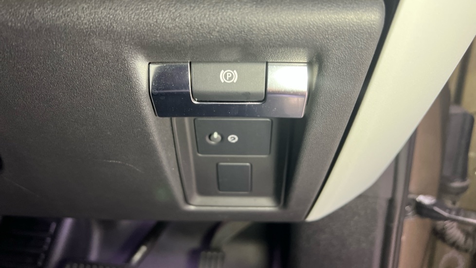 Used Land Rover Defender 2022 for sale - 76788325: Photo 76