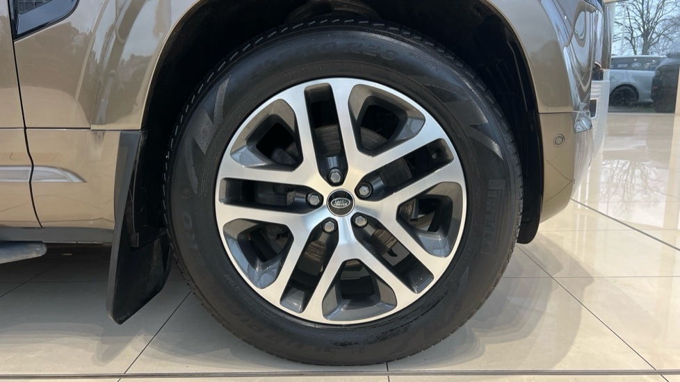 Used Land Rover Defender 2022 for sale - 76788325: Photo 8