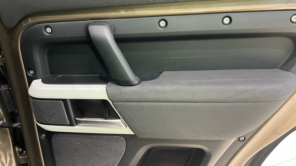 Used Land Rover Defender 2022 for sale - 76788325: Photo 83