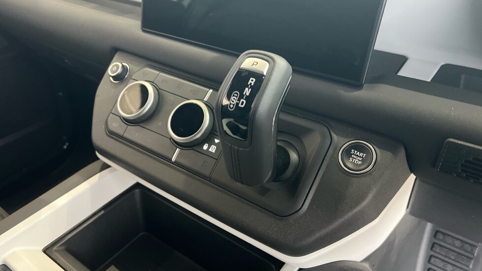 Used Land Rover Defender 2024 for sale - 76007902: Photo 13