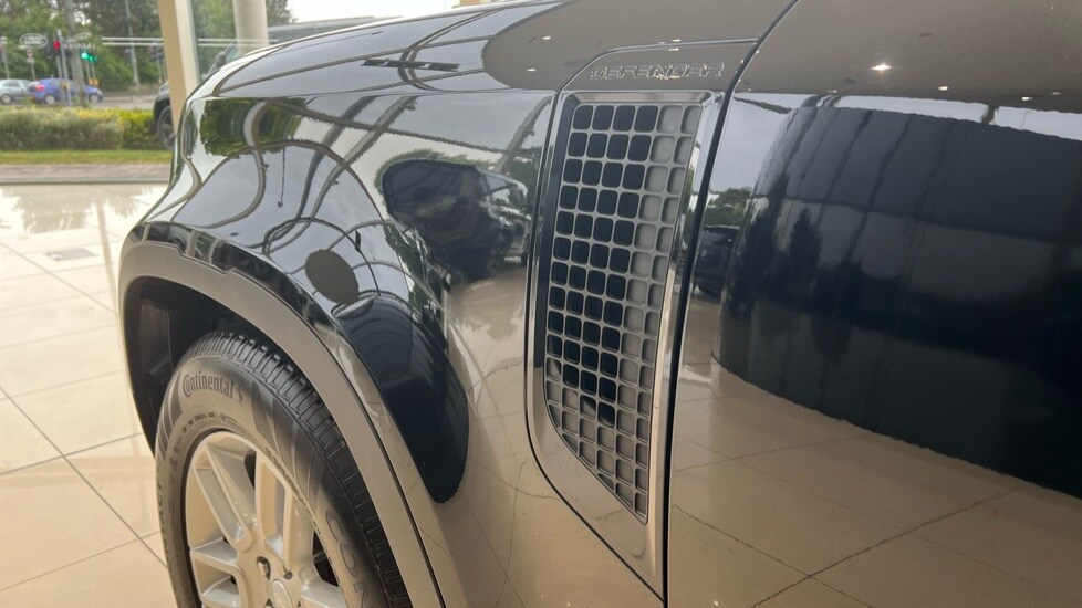 Used Land Rover Defender 2024 for sale - 76007902: Photo 20