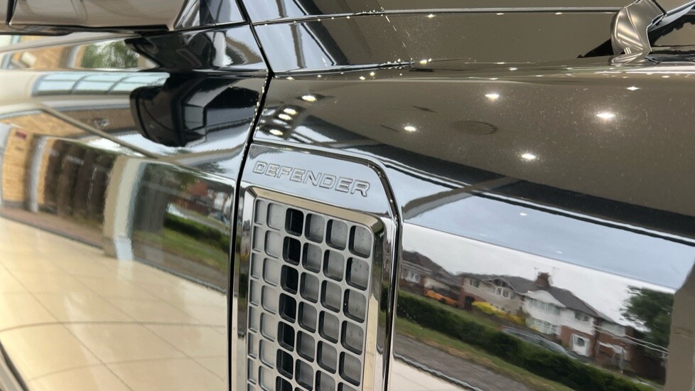 Used Land Rover Defender 2024 for sale - 76007902: Photo 21