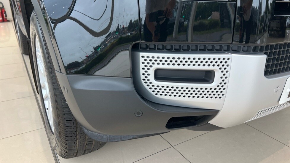 Used Land Rover Defender 2024 for sale - 76007902: Photo 38