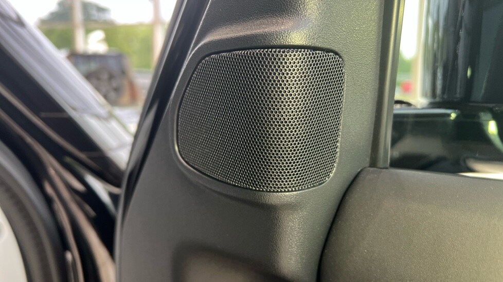 Used Land Rover Defender 2024 for sale - 76007902: Photo 69