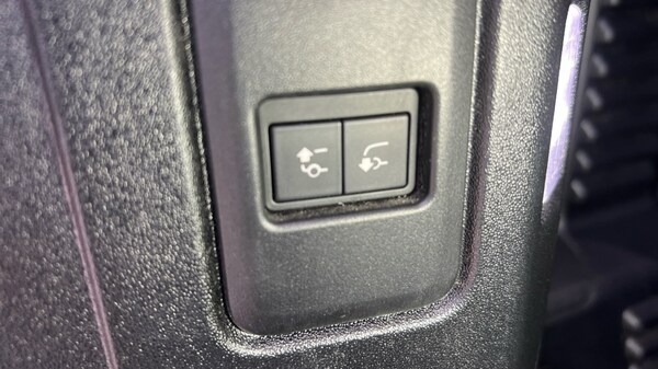 Used Land Rover Defender 2024 for sale - 76007902: Photo 73