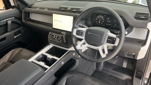 Used Land Rover Defender 2024 for sale - 76007902: Photo 9