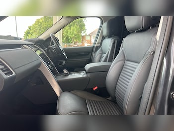 Used Land Rover Discovery 2023 for sale - 75625233: Photo