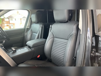 Used Land Rover Discovery 2023 for sale - 75625233: Photo