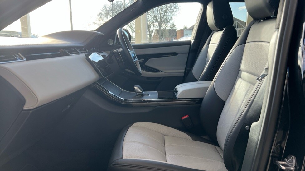 Used Land Rover Range Rover Evoque 2025 for sale - 76826823: Photo 3