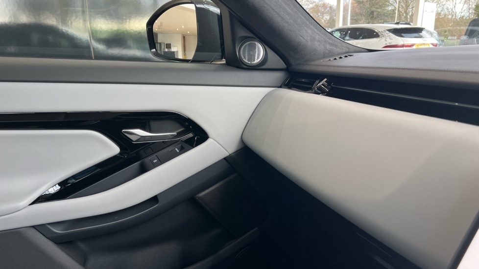 Used Land Rover Range Rover Evoque 2025 for sale - 76826823: Photo 34