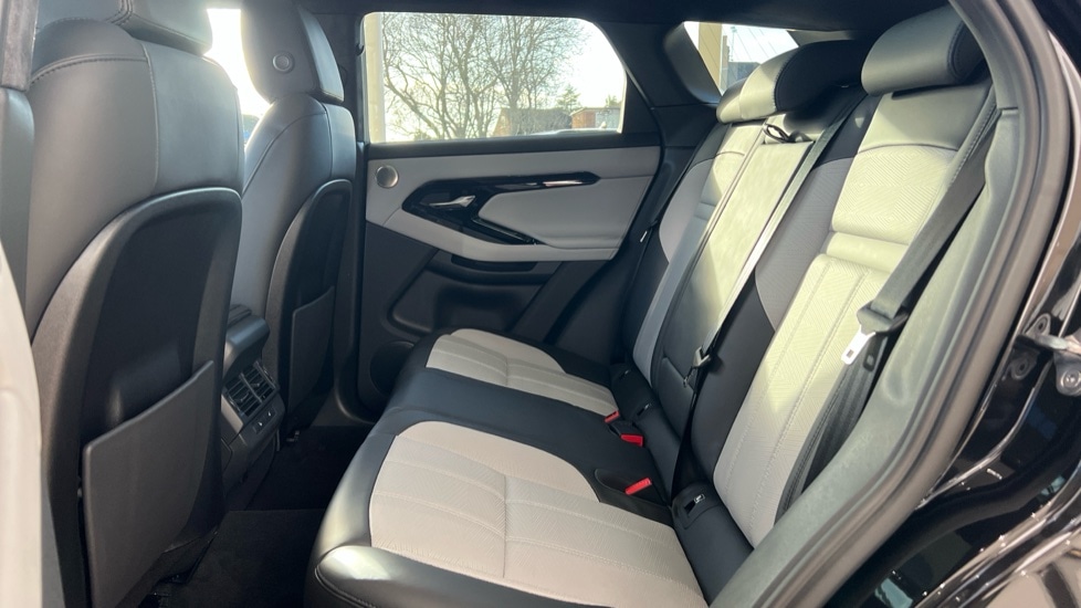 Used Land Rover Range Rover Evoque 2025 for sale - 76826823: Photo 4