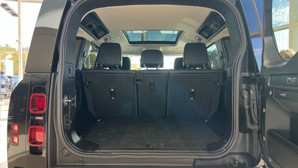 Used Land Rover Defender 2022 for sale - 76146085: Photo 10
