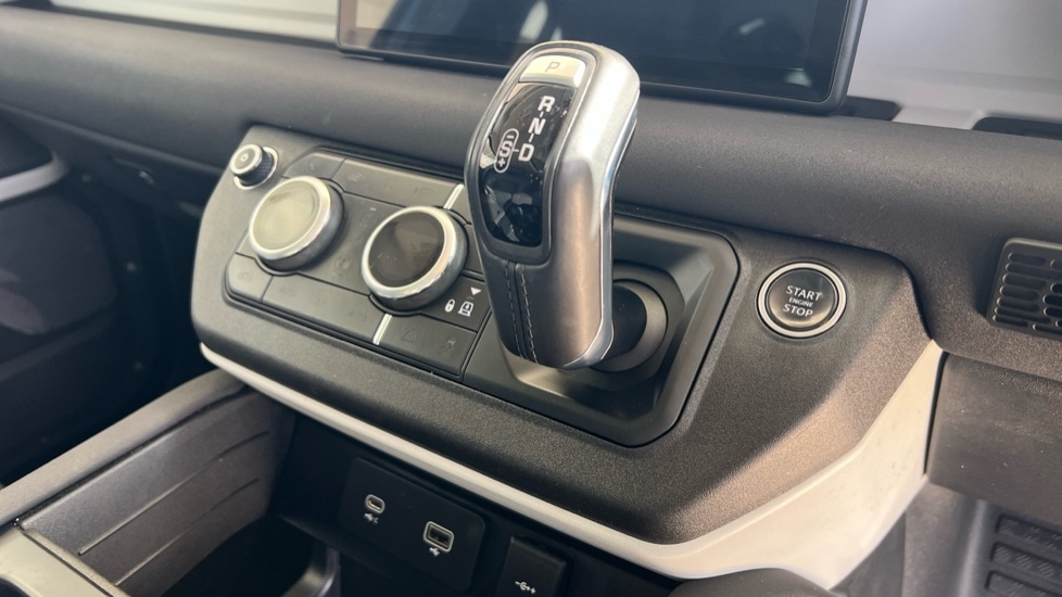 Used Land Rover Defender 2022 for sale - 76146085: Photo 13