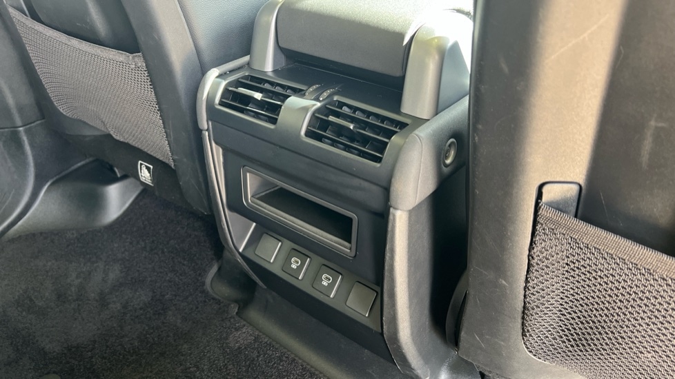 Used Land Rover Defender 2022 for sale - 76146085: Photo 18