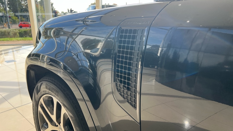 Used Land Rover Defender 2022 for sale - 76146085: Photo 20