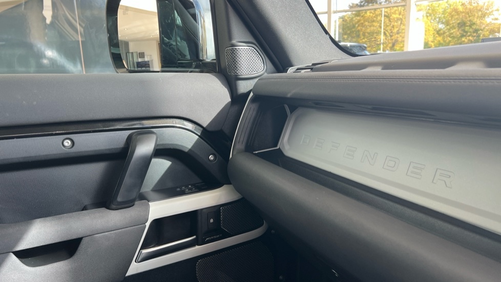 Used Land Rover Defender 2022 for sale - 76146085: Photo 34