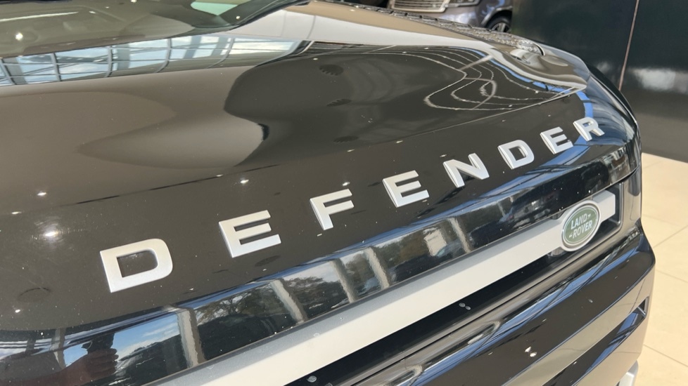 Used Land Rover Defender 2022 for sale - 76146085: Photo 37