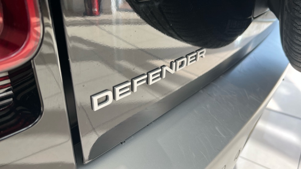 Used Land Rover Defender 2022 for sale - 76146085: Photo 48