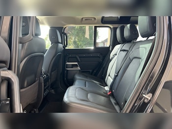 Used Land Rover Defender 2022 for sale - 76146085: Photo 4