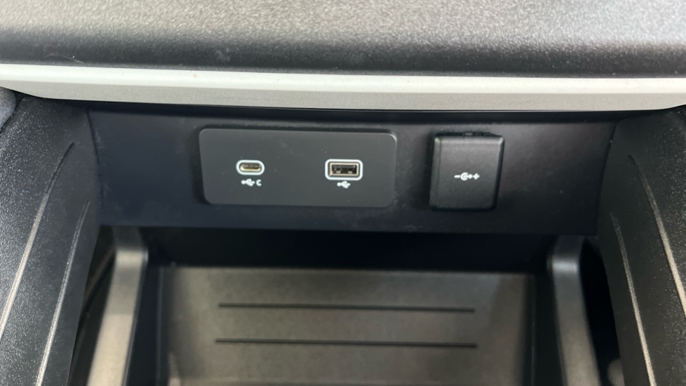 Used Land Rover Defender 2022 for sale - 76146085: Photo 59