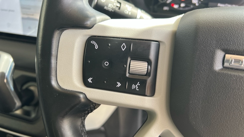 Used Land Rover Defender 2022 for sale - 76146085: Photo 65