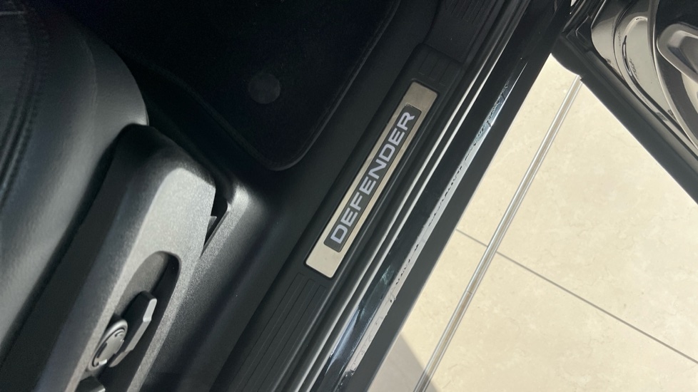 Used Land Rover Defender 2022 for sale - 76146085: Photo 71