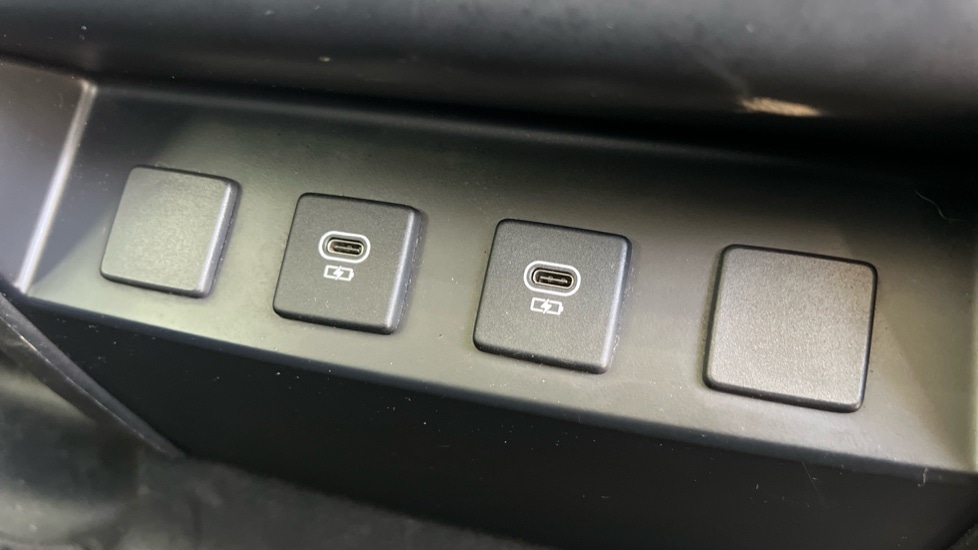 Used Land Rover Defender 2022 for sale - 76146085: Photo 77