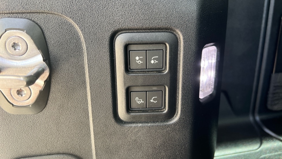 Used Land Rover Defender 2022 for sale - 76146085: Photo 80