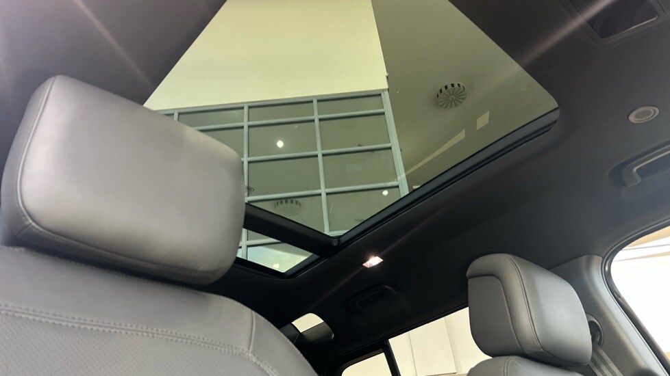 Used Land Rover Defender 2025 for sale - 76384340: Photo 21