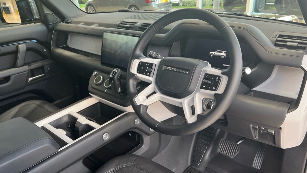 Used Land Rover Defender 2025 for sale - 76384340: Photo 28