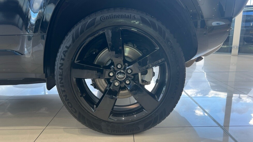 Used Land Rover Defender 2025 for sale - 76384340: Photo 33