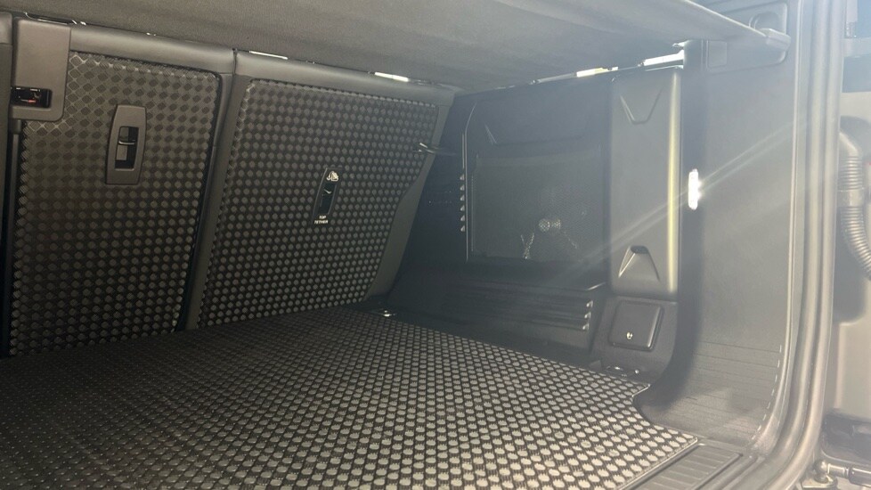 Used Land Rover Defender 2025 for sale - 76384340: Photo 35