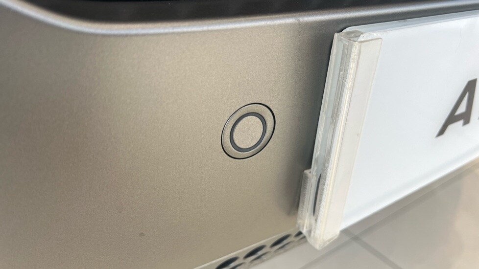 Used Land Rover Defender 2025 for sale - 76384340: Photo 37