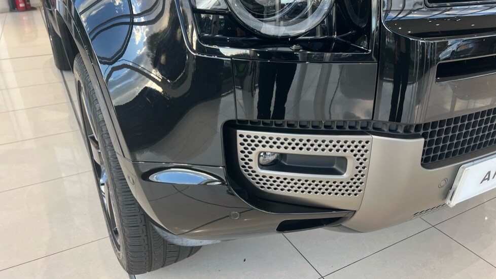 Used Land Rover Defender 2025 for sale - 76384340: Photo 38